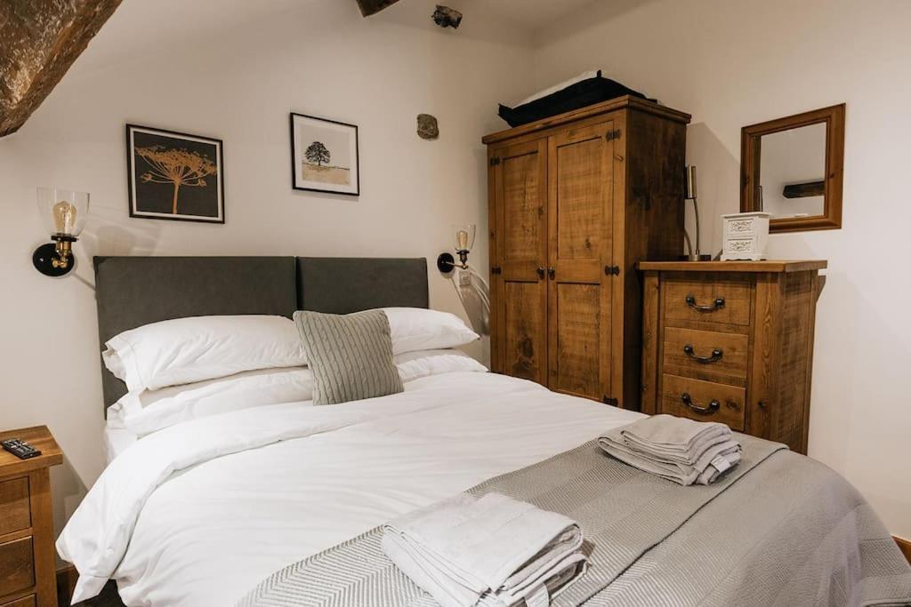 Fryers Cottage - Beautiful 2 Bedroom Town & Country Cottage On Edge Of Peak District Wirksworth Exterior foto